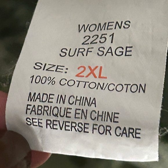 Woolrich blouse with 3/4 roll-tab sleeves and a floral or vine-like pattern.2XL - Picture 13 of 13